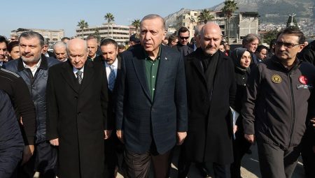 Bloomberg: Erdoğan sarsıntılara karşın seçim tarihinde ısrarcı