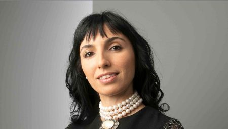 “Müthiş Türk Kızı” ‘Finansın Merkezi’nden DÜNYA’ya bildirecek