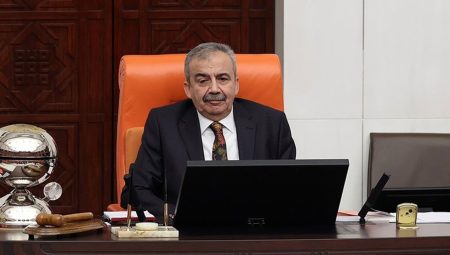 Sırrı Süreyya Lider kalp rahatsızlığı nedeniyle hastaneye kaldırıldı: Müşahede altında tutuluyor