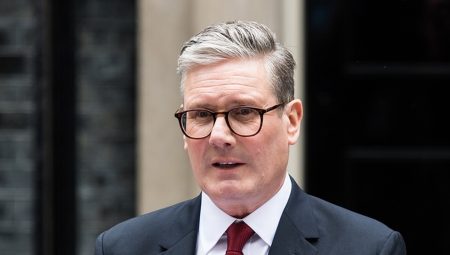 İngiltere Başbakanı Starmer, Katar Buyruğu ile görüştü