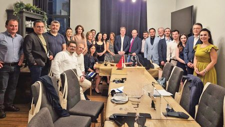 Ossowski: Türklerin vize için beklemesi utanç verici