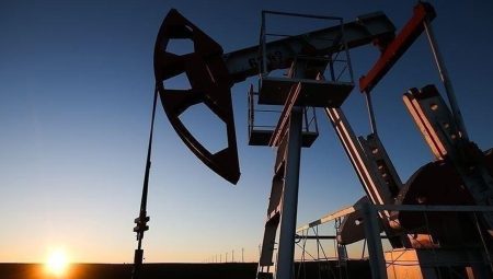 Jeopolitik risklerin azalması petrol fiyatlarında düşüşe yol açtı