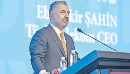Türk Telekom CEO’su Ebubekir Şahin: Ulusal teknolojilerin geliştirilmesi stratejik öncelik